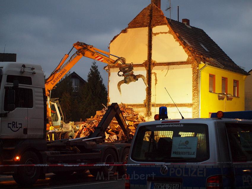 Hausexplosion Bruehl bei Koeln Pingsdorferstr P598.JPG